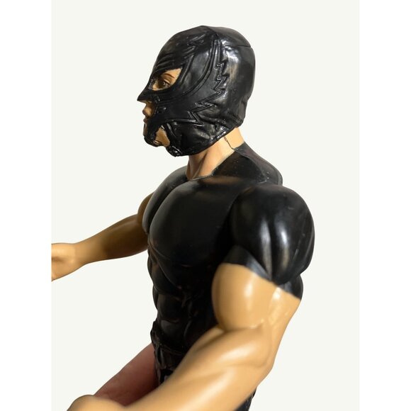 WWE Wrestling 2005 Rey Mysterio Action Figure By JAKKS Pacific - Picture 12 of 15